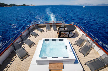 6 Personen Whirlpool -  „Serene 6“